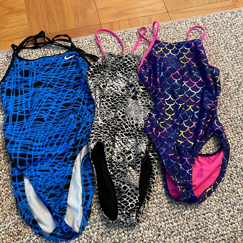 JOLYN SUITS LOT + TYR + NIKE + SPORTI